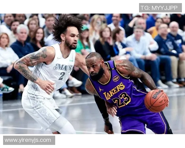 浓眉绝杀助湖人逆转热火精彩对决引发球迷热议